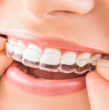 Dentists in Etobicoke, Ontario